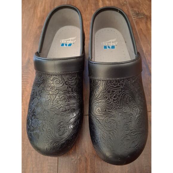 Dansko LT Pro Floral Tooled Black Clogs Size 39 - Picture 1 of 10